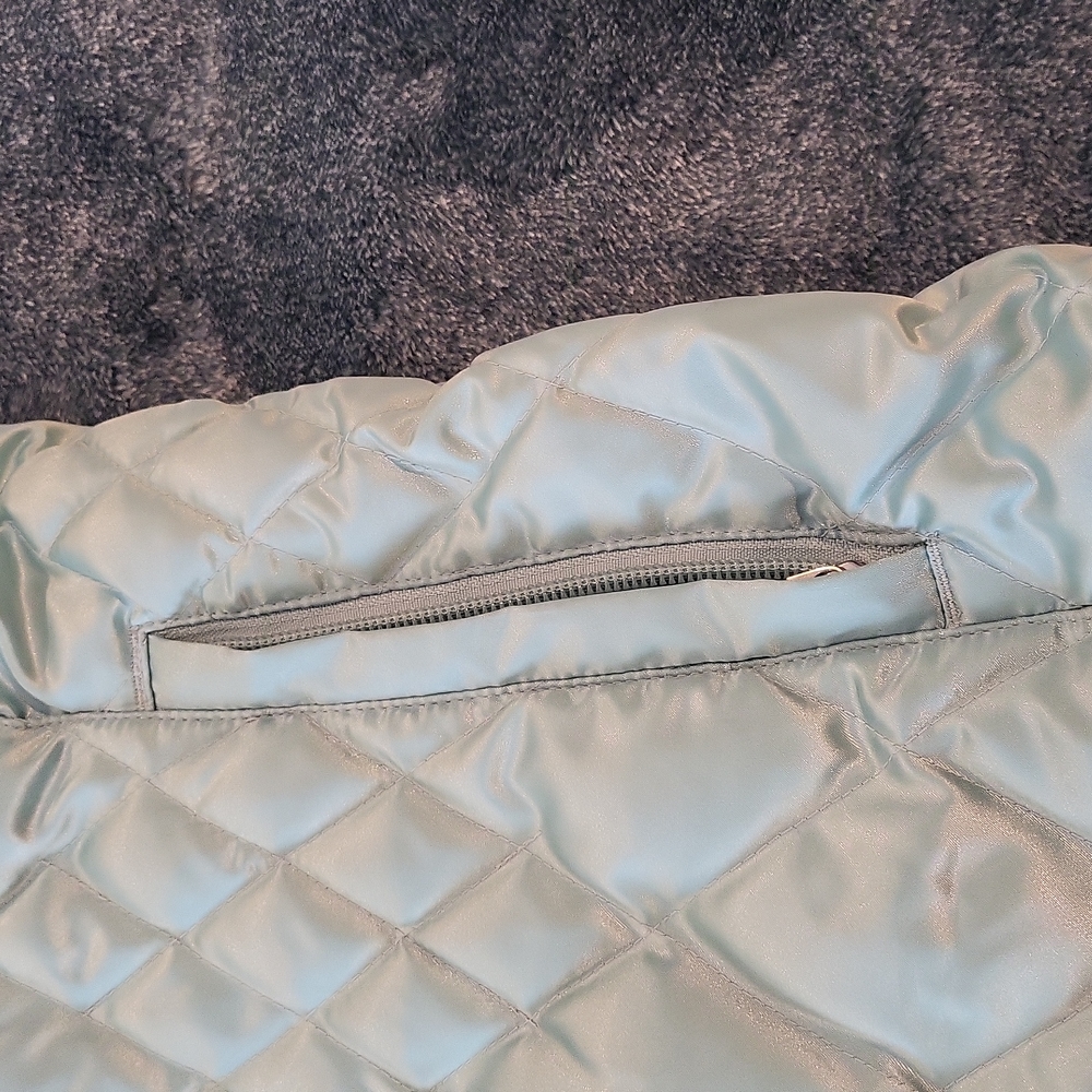 NWOT girls down vest. Size XL - Picture 3 of 6